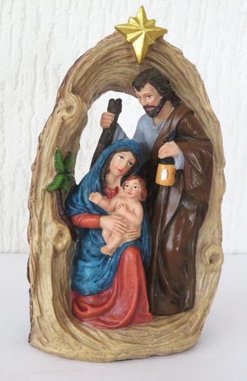 Kerststal 02 met Jozef, Maria en Jezus op schoot beschikbaar voor biedingen