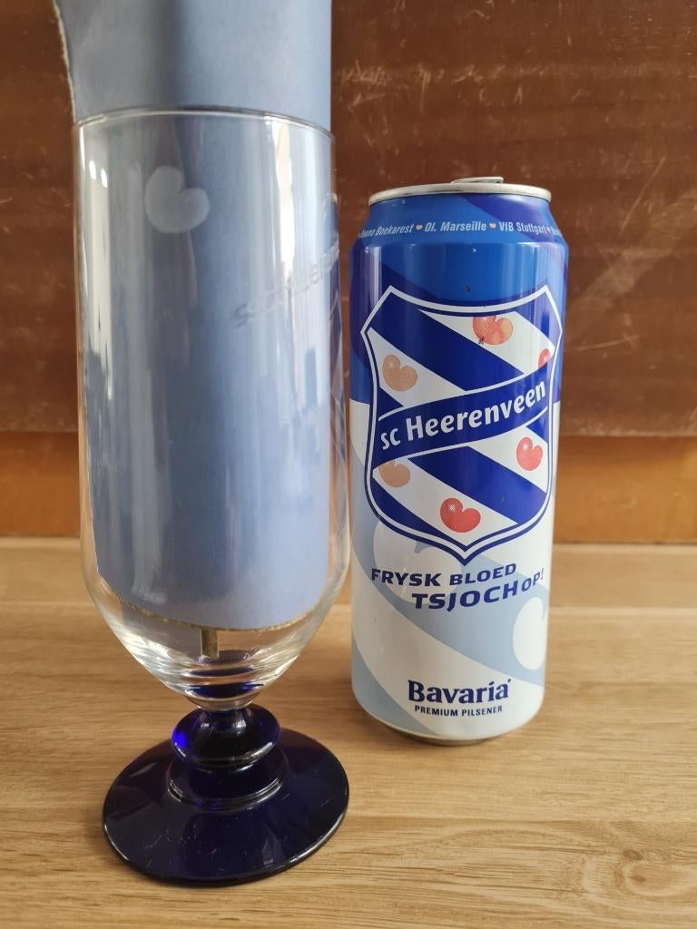 Bierglas en blikje SC Heerenveen, Ophalen of Verzenden, Zo goed als nieuw, Overige binnenlandse clubs, Vaantje of Sjaal