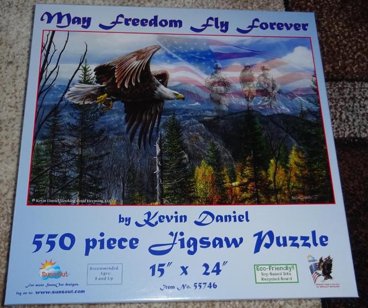 Legpuzzel SunsOut – 550 stukjes – May Freedom Fly Forever, Hobby en Vrije tijd, Denksport en Puzzels, Zo goed als nieuw, Legpuzzel