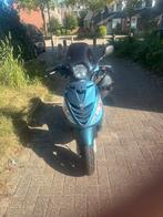 Piaggio zip geel kenteken, Fietsen en Brommers, Scooters | Piaggio, Ophalen, Zip, Zo goed als nieuw, Benzine