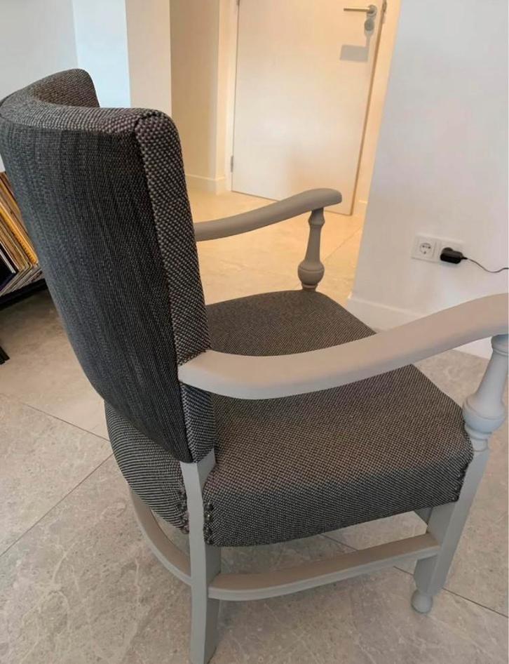 Antiek Stoeltje - Nieuw Gestoffeerd, Huis en Inrichting, Fauteuils, Zo goed als nieuw, Hout, Minder dan 50 cm, Minder dan 75 cm