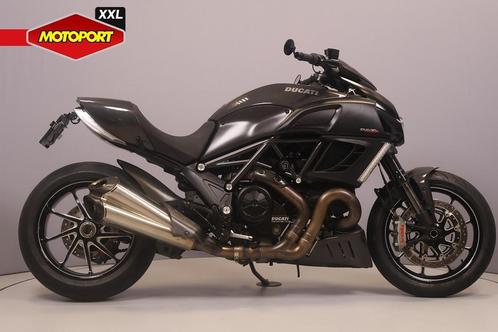 Ducati DIAVEL CARBON (bj 2011), Motoren, Motoren | Ducati, Bedrijf, Overig