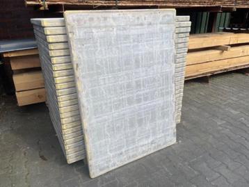Kunststof steenschotten 1400x1000mm  beschikbaar voor biedingen