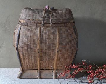 Oude Chinese rieten voedselmand food box beschikbaar voor biedingen