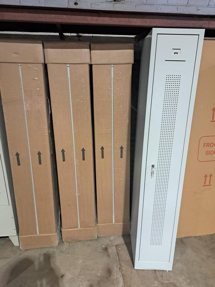 Nieuwe grijze lockerkasten met hang/leg gedeeltes, Huis en Inrichting, Kasten | Roldeurkasten en Archiefkasten, Nieuw, 150 tot 200 cm