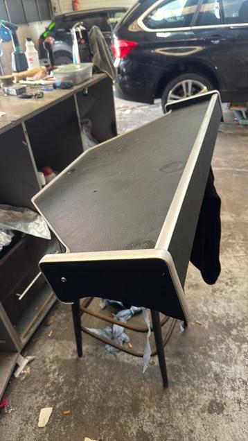 DAF tafel beschikbaar voor biedingen
