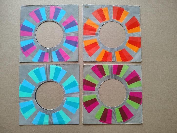 4x LEGE SINGLE HOESJES / Universeel / 45 RPM / 7", Cd's en Dvd's, Vinyl Singles, Gebruikt, Nederlandstalig, 7 inch, Verzenden