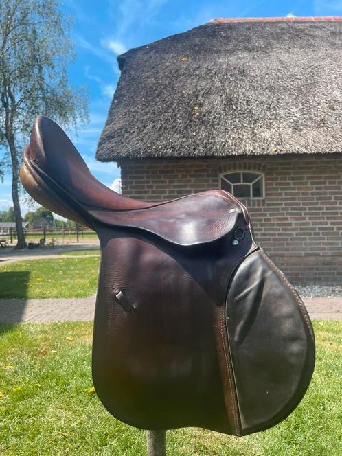 Bruin Hubertus veelzijdigheidszadel, Dieren en Toebehoren, Paarden en Pony's | Zadels, Gebruikt, Springen, Ophalen