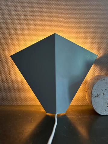 Vibtage geometric Anvia wandlamp beschikbaar voor biedingen