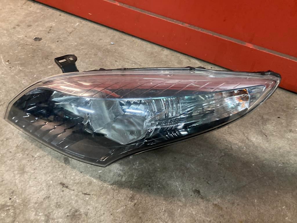 Koplamp Renault Megane III 2012 links 260607305R, Ophalen of Verzenden, Renault