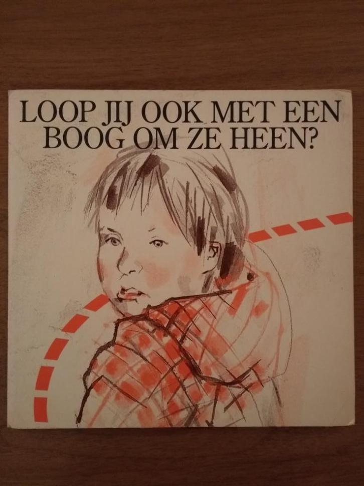 Ruil of koop Loop jij ook met een boog om ze heen? (1984), Cd's en Dvd's, Vinyl Singles, Gebruikt, Nederlandstalig, 7 inch, Ophalen of Verzenden