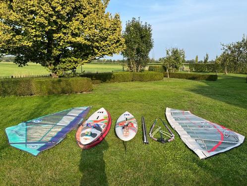 Windsurfset met 2 snelle Mistral planken, Watersport en Boten, Windsurfen, Gebruikt, Complete set, 250 tot 300 cm, Met vin(nen)