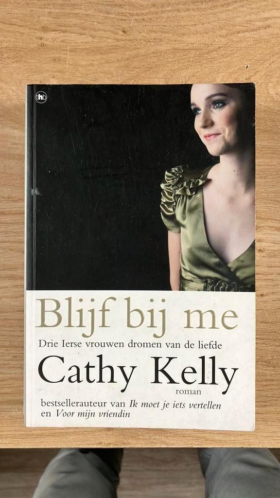 C. Kelly - Blijf bij me, Boeken, Literatuur, Zo goed als nieuw, Ophalen of Verzenden
