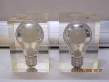 pierre giraudon gloeilamp in plexiglas 8/8/11 cm (357) beschikbaar voor biedingen