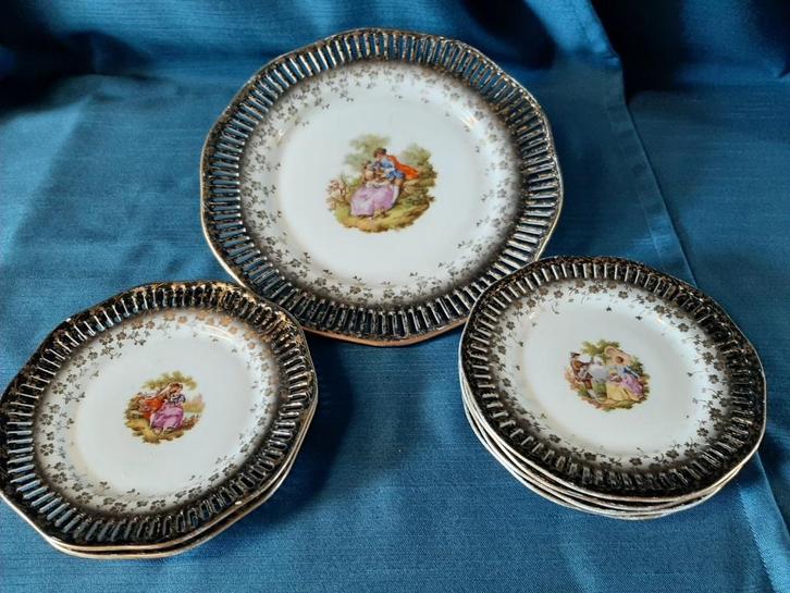 Gebaksbordjes en gebaksschaal  Fragonard ,, Huis en Inrichting, Keuken | Servies, Gebruikt, Overige typen, Overige stijlen, Porselein