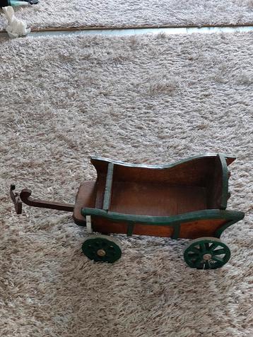 Mooie Houten wagen beschikbaar voor biedingen
