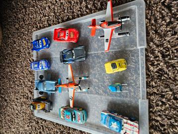 Cars en planes auto en vliegtuigjes beschikbaar voor biedingen