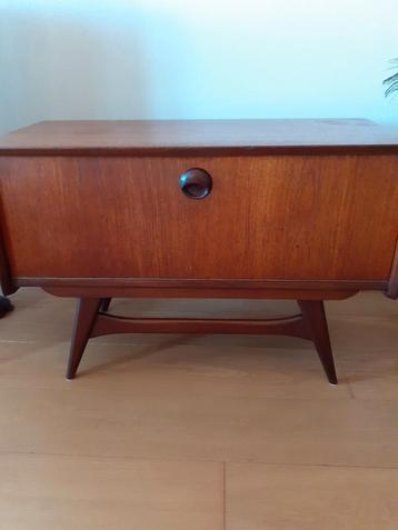 Louis van teefelen klepkastje/muziekkastje.  beschikbaar voor biedingen