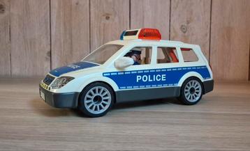 Snelle politieauto  beschikbaar voor biedingen