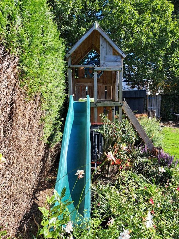 Houten speeltoestel met glijbaan, Kinderen en Baby's, Speelgoed | Buiten | Speeltoestellen, Gebruikt, Glijbaan, Ophalen