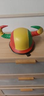 Carnavals Helm rood geel en groen, Ophalen of Verzenden, Nieuw, Carnaval