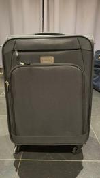 Grote Human Nature koffer, Wieltjes, Zo goed als nieuw, Zacht kunststof, 35 tot 45 cm