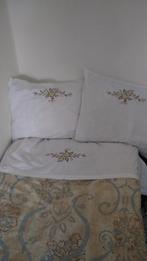 Retro laken en twee slopen met borduur wit katoen twijfelaar, Ophalen of Verzenden, Tweepersoons, Wit, Dekbedovertrek