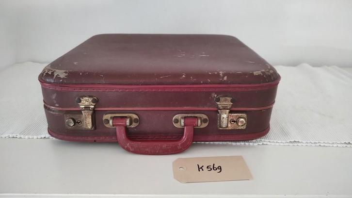K569 stewardess koffer in de kleur bordeaux rood, Sieraden, Tassen en Uiterlijk, Koffers, Gebruikt, Overige materialen, Minder dan 50 cm