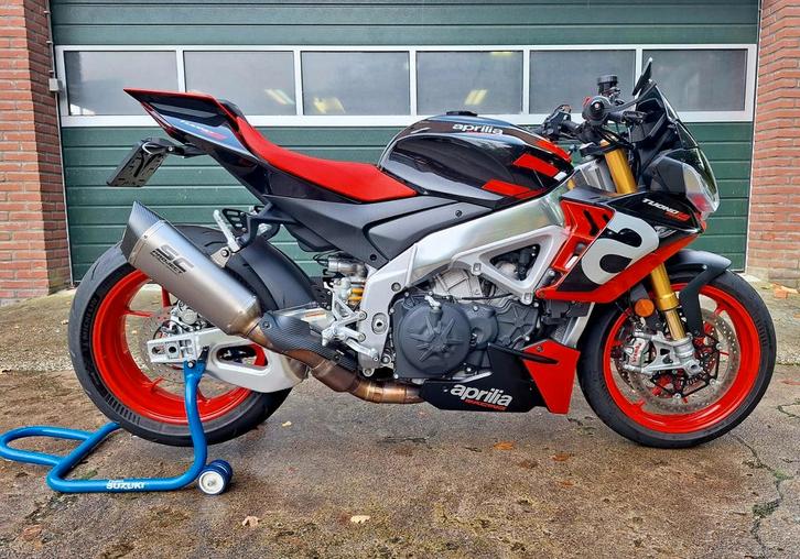 Aprilia Tuono V4 FACTORY nieuwstaat, nl motor, 2e eigenaar, Motoren, Motoren | Aprilia, Particulier, Naked bike, meer dan 35 kW