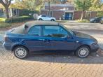 Volkswagen Golf 1.8 Cabriolet 66KW 1999 Blauw, Auto's, 4 cilinders, Cabriolet, Origineel Nederlands, 1200 kg