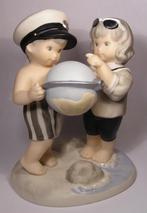 Enesco Children with Globe (nieuw), Verzamelen, Beelden en Beeldjes, Verzenden, Nieuw, Mens