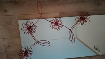 Vintage IKEA spiegel VÄNNA met rode bloemen – €25 beschikbaar voor biedingen