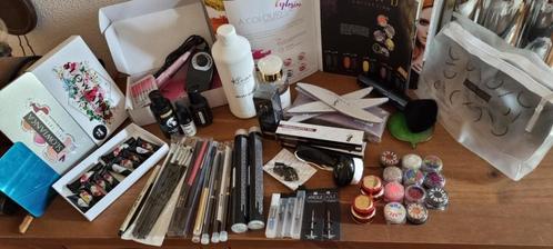 Veel nail artikelen  van hoge kwaliteit., Sieraden, Tassen en Uiterlijk, Uiterlijk | Cosmetica en Make-up, Zo goed als nieuw, Make-up