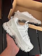 Nike zoom vomero roam sail ‘maat 38,5’, Kleding | Dames, Schoenen, J, Beige, Nike, Nieuw