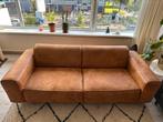 Cognac bruin suede bank, Huis en Inrichting, Banken | Bankstellen, Ophalen, Zo goed als nieuw, 75 tot 100 cm
