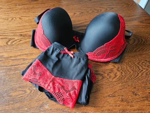 Lingerie Setje zwart/rood BH 75E met Slip en Hipster 36/38, Kleding | Dames, Ondergoed en Lingerie, Setje, Rood, Ophalen of Verzenden