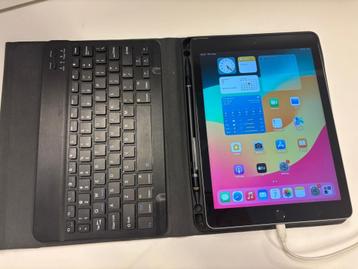 Apple iPad 6e Generatie – 128GB – Wi-Fi – Incl. Toetsenbord  beschikbaar voor biedingen