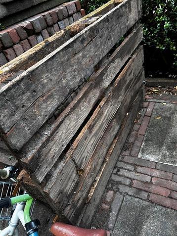 Gratis pallet beschikbaar voor biedingen
