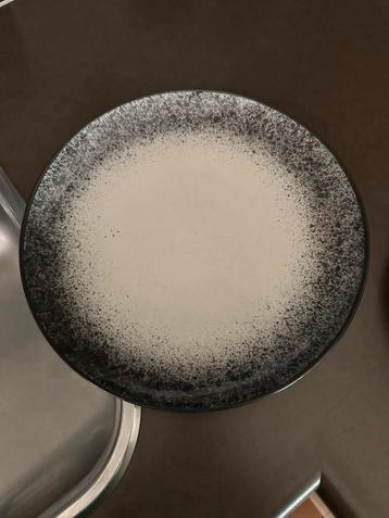 7 of 8 platte borden beschikbaar voor biedingen