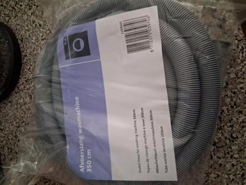 aansluitslangen vaatwasser of wasmachine en afvoeraansluitin beschikbaar voor biedingen