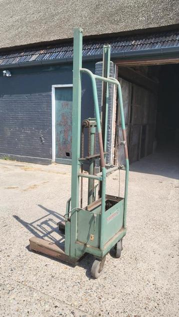 Mini heftruck 12v beschikbaar voor biedingen