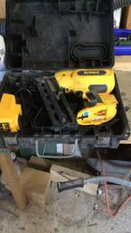 Dewalt tacker dc 610 18 volt defect met 2 accu’s, Doe-het-zelf en Verbouw, Gereedschap | Zaagmachines, Ophalen, Zo goed als nieuw