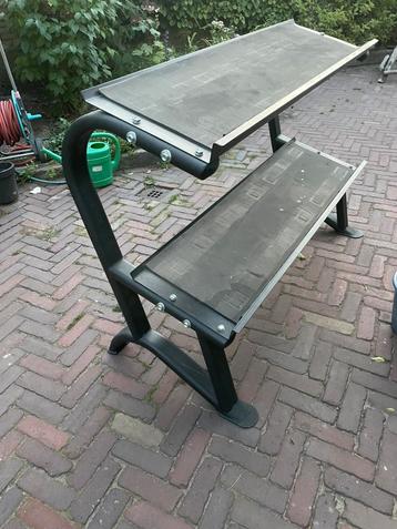 Dumbell rack beschikbaar voor biedingen
