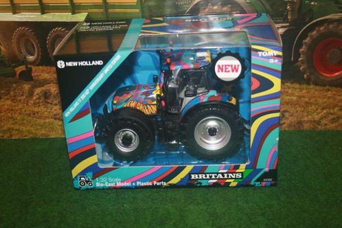 Boeryes: New Holland T7300 Basildon van Britains, Hobby en Vrije tijd, Modelauto's | 1:32, Nieuw, Tractor of Landbouw, Britains