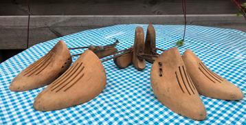 Oude franse houten schoenen spanners beschikbaar voor biedingen