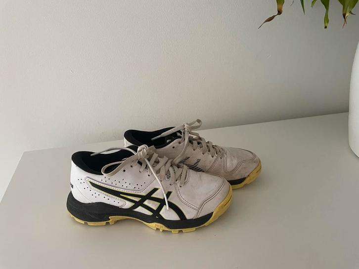 ASICS Hockeyschoenen Maat 32.5, Sport en Fitness, Hockey, Ophalen of Verzenden