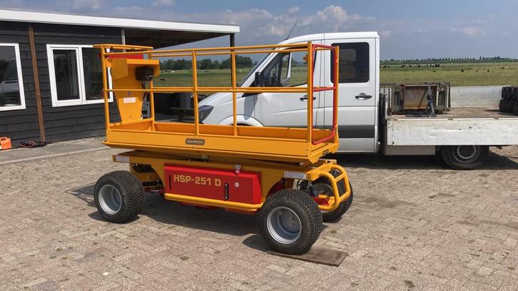 Damcon hsp 251d boomkwekerij snoeiplateau verhuur, Zakelijke goederen, Machines en Bouw | Tuin, Park en Bosbouw, Snoeigereedschap