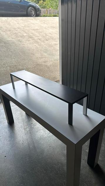 Modeltafel van Pastoe Quadro zwart met wit beschikbaar voor biedingen