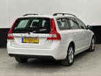 Volvo V70 1.6 T4 Nordic+ VIRTUEEL/NAVI/LEDER/CRUISE/AIRCO |, Zwart, 4 cilinders, Wit, 1600 kg