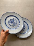 2x Arabia blue rose dinner borden , 26cm, Antiek en Kunst, Ophalen of Verzenden